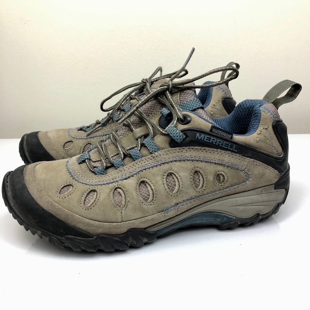 Women’s Merrell Hiking Boots Size 7.5
